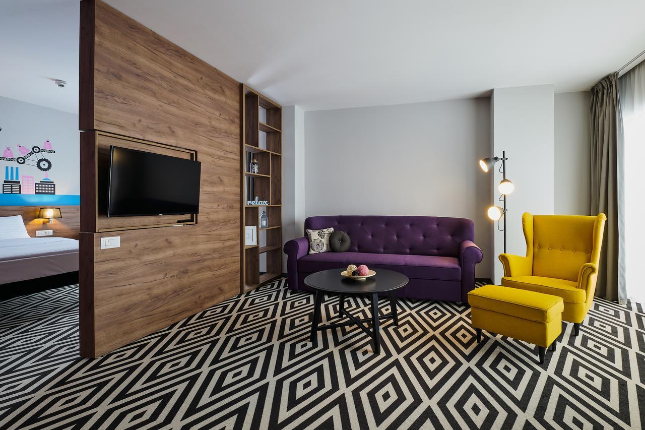 Hotel Ibis Styles Arad Exterior foto